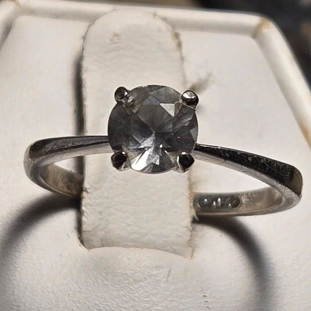 Avon Solitaire vintage sterling silver ring sz 8